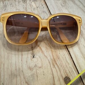 Vintage Emmanuelle Khanh Oversized sunglasses
Excellent
Yellow, Plastic